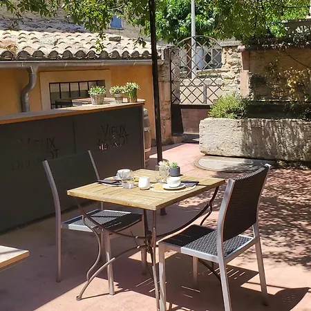 Du Vieux Bistrot Cabrières-dʼAvignon